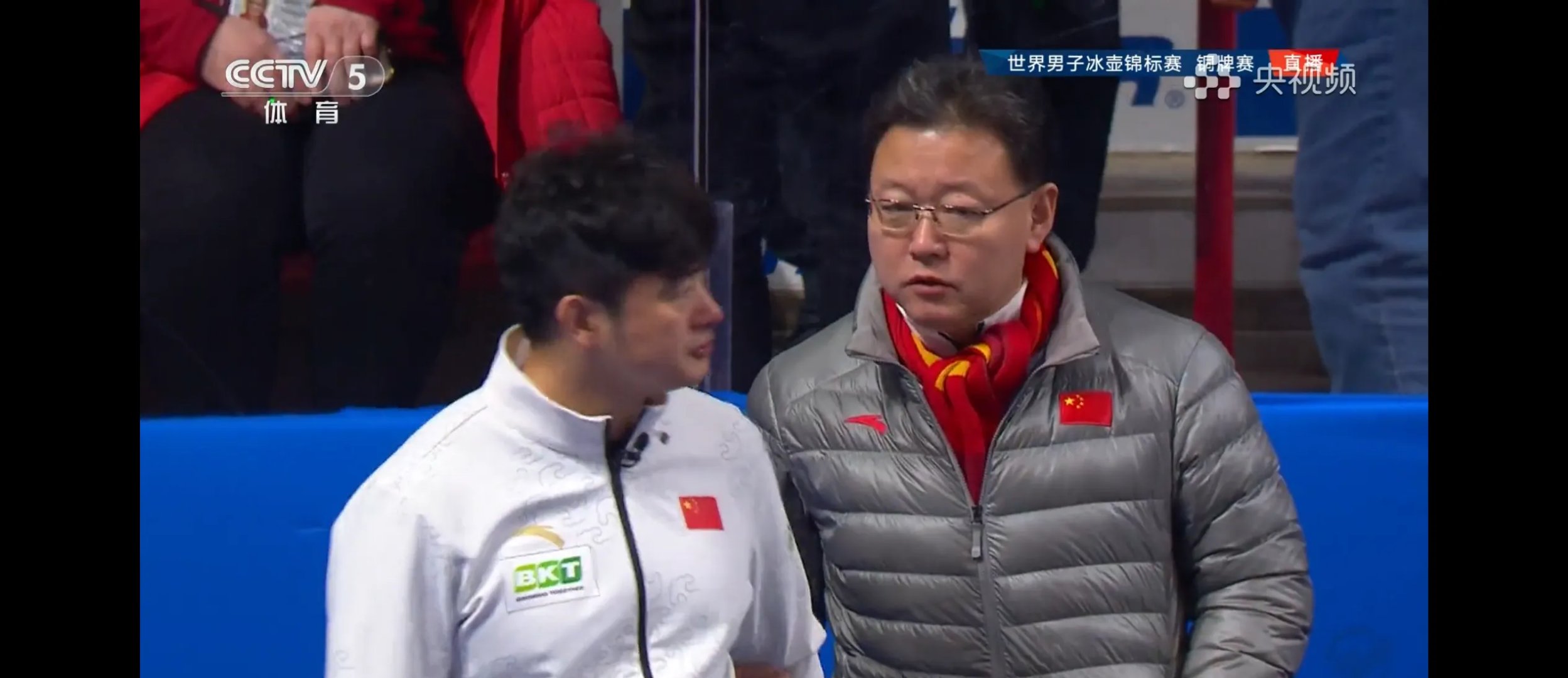 包含冰球常规赛掀起高潮，庐州旋风队大胜庐州麒麟队，战至最后一刻——中场绞杀压制对手的词条